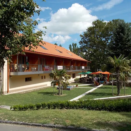 Halaszkert Badacsony Hotel 2*