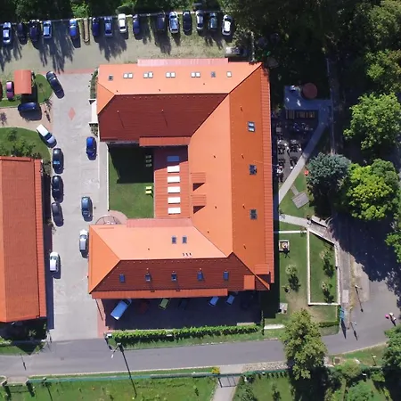 Hotel Halászkert Badacsony 2*