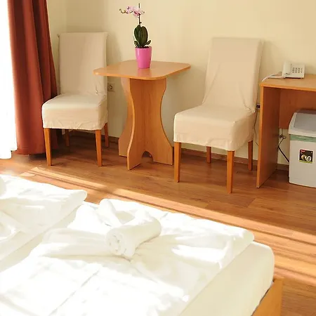 Halaszkert Badacsony Hotel