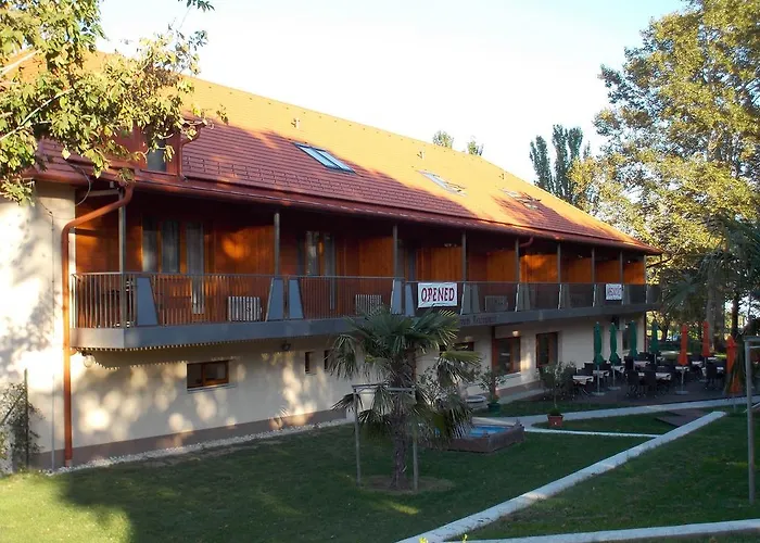 Halaszkert Badacsony בדקסוניטומאי