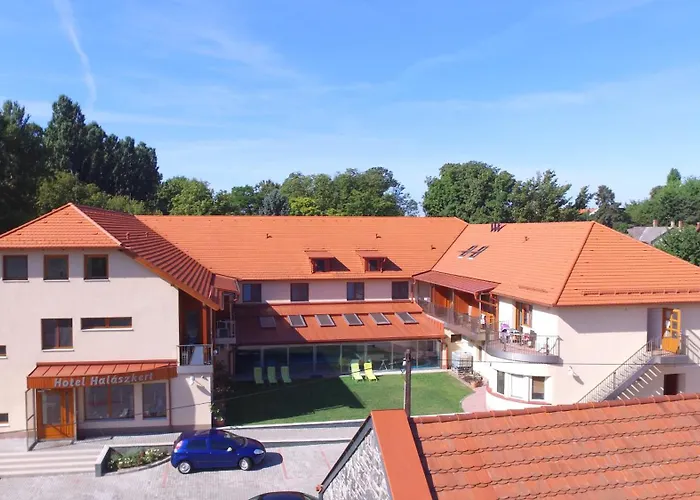 Halaszkert Badacsony מלון בדקסוניטומאי