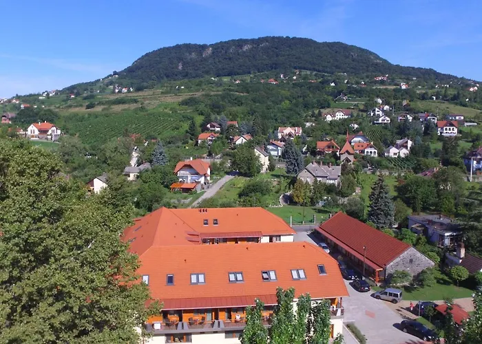 Отель Halaszkert Badacsony